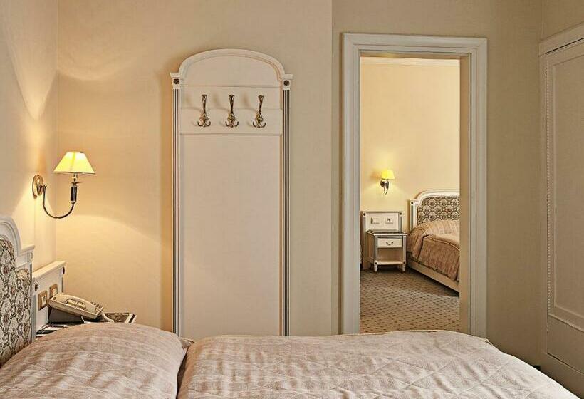 سوییت خانوادگی, Ambassador Zlata Husa