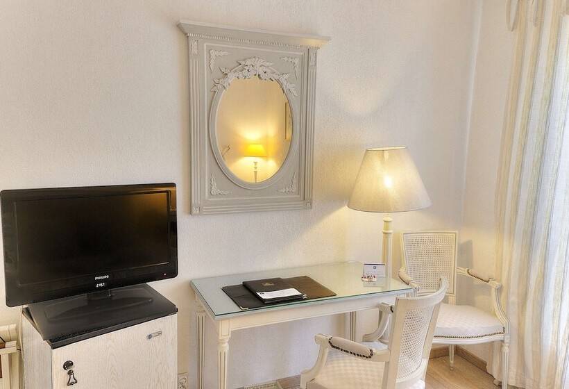 اتاق سوپریور با چشمانداز استخر, Best Western L'Orangerie