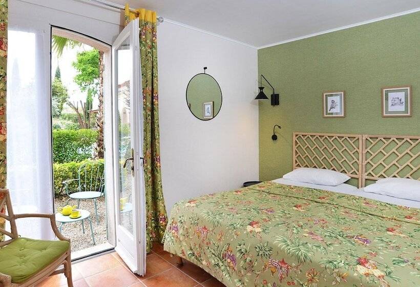 Номер Superior Вид на Бассейн, Best Western L'Orangerie
