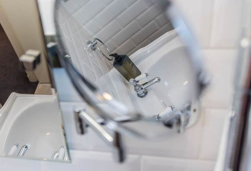 高级大房间, Cairn