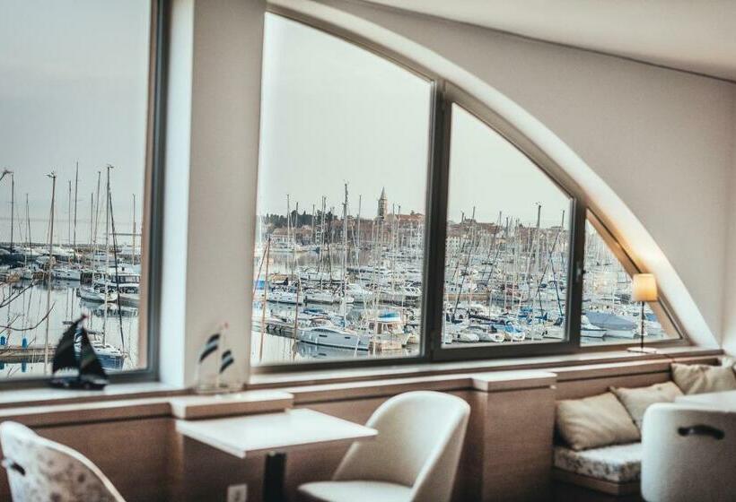 اتاق استاندارد با بالکن, Delfin