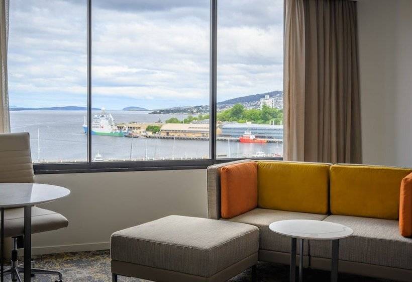 景色の見えるダブルベッドスタンダードルーム, Grand Chancellor Hobart