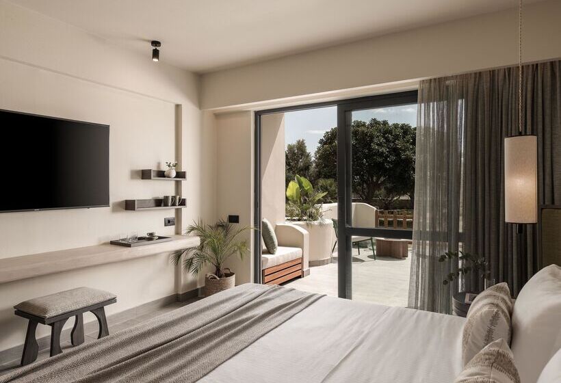 غرفة عائلية, Grecian Sands