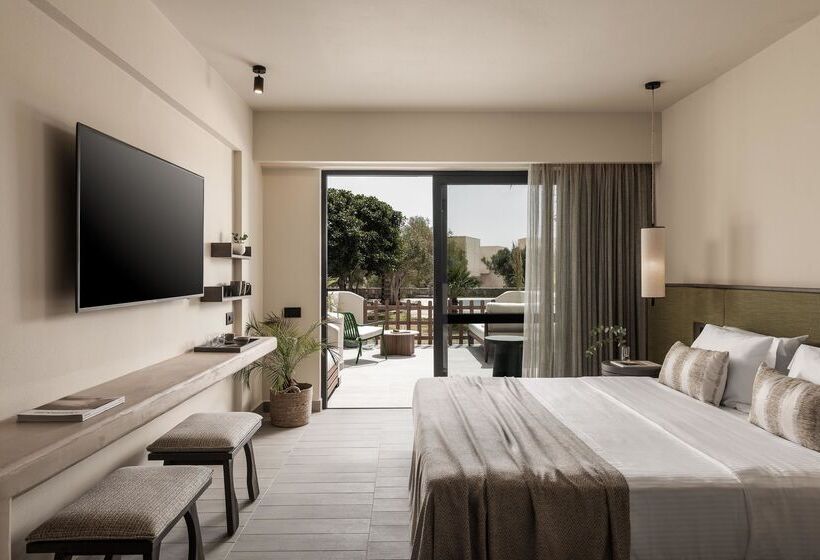 غرفة عائلية, Grecian Sands