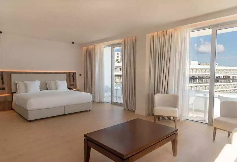 سوییت با چشم‌انداز دریا, Grecian Sands