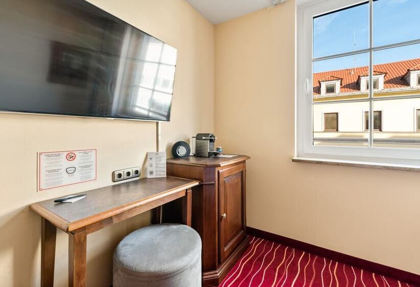 اتاق استاندارد یک نفره, King S Hotel First