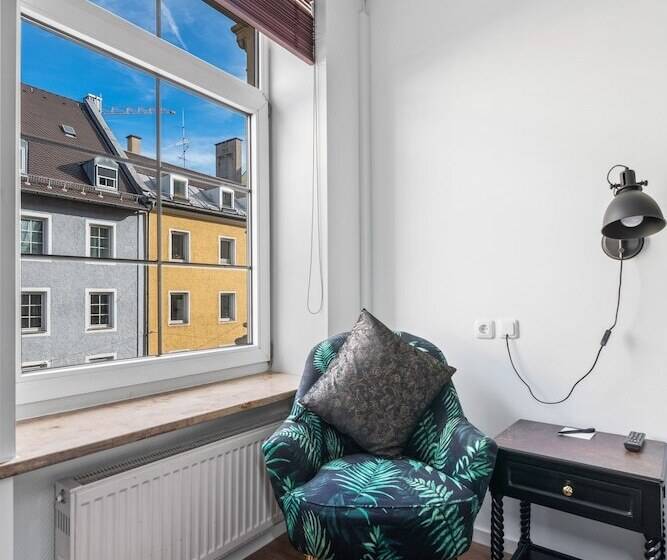 اتاق استاندارد یک نفره, King S Hotel First