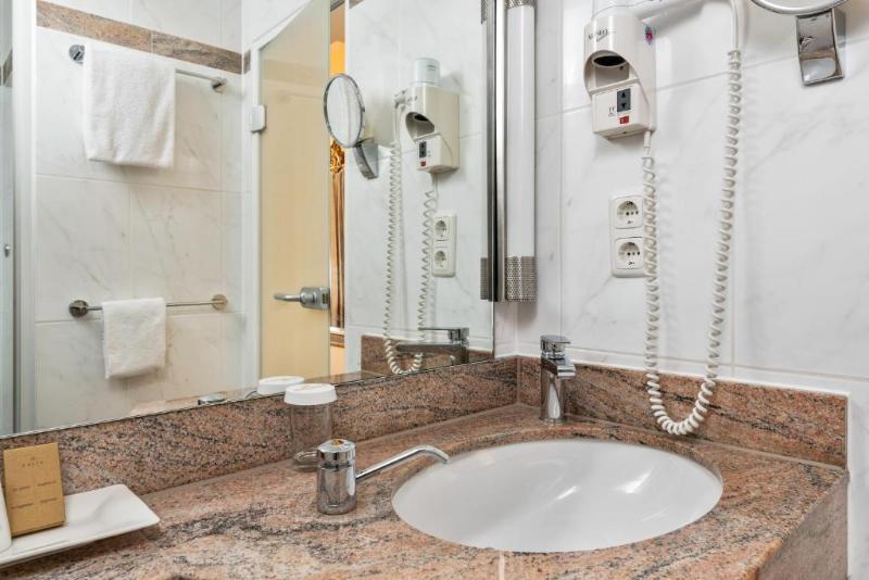 اتاق استاندارد یک نفره, King S Hotel First