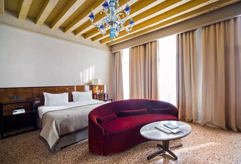 سوییت جونیور, NH Collection Grand Hotel Palazzo Dei Dogi