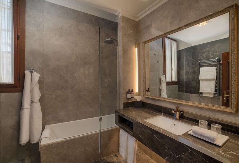 اتاق لوکس, NH Collection Grand Hotel Palazzo Dei Dogi