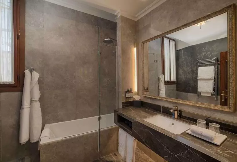 اتاق لوکس, NH Collection Grand Hotel Palazzo Dei Dogi