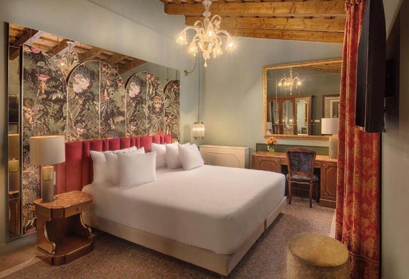 اتاق پرمیوم, NH Collection Grand Hotel Palazzo Dei Dogi