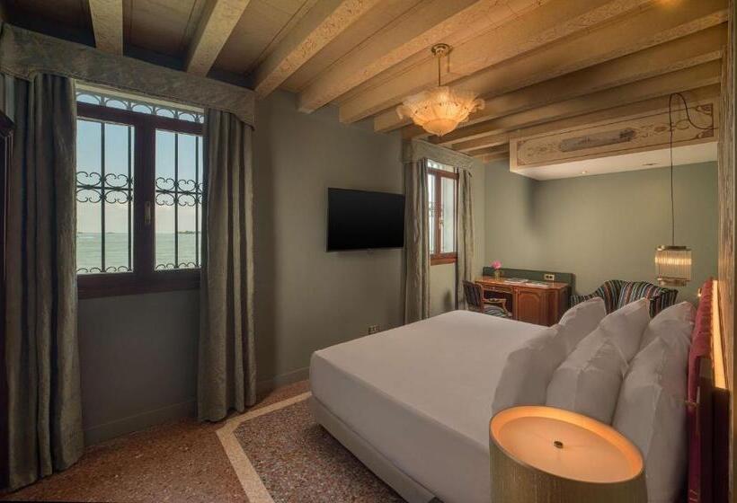 Premium room with view, NH Collection Grand Hotel Palazzo Dei Dogi