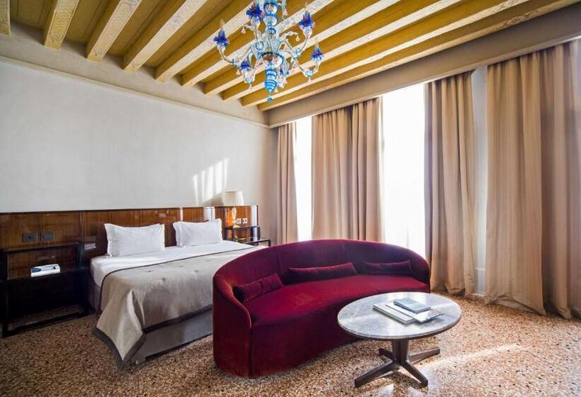 سوییت جونیور, NH Collection Grand Hotel Palazzo Dei Dogi