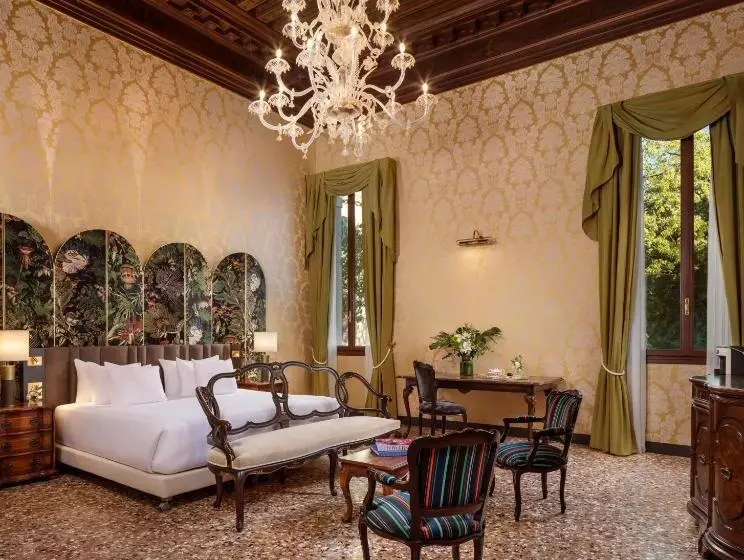 سوییت جونیور, NH Collection Grand Hotel Palazzo Dei Dogi