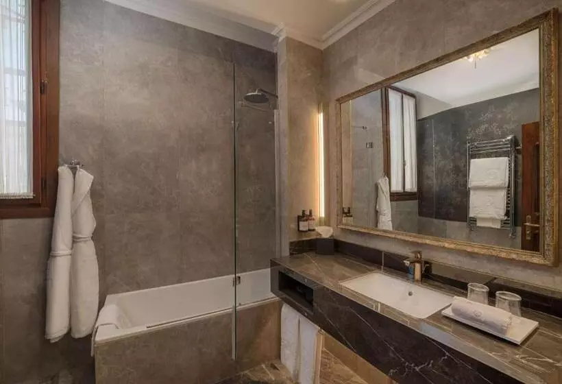 اتاق لوکس, NH Collection Grand Hotel Palazzo Dei Dogi
