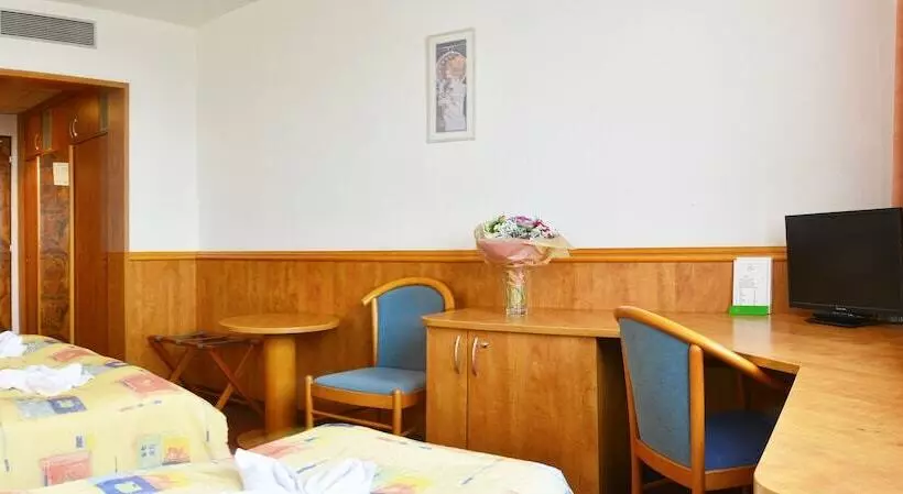 Quarto Triplo Estandar, Olympik