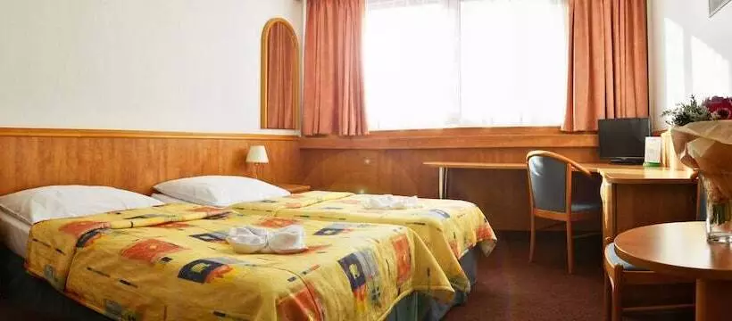 Quarto Estandar, Olympik