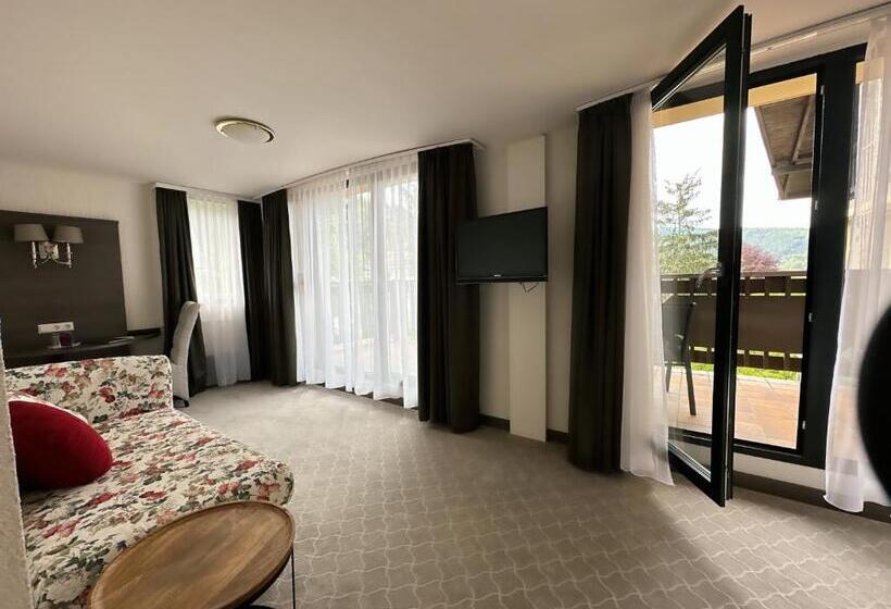 Номер Стандарт Трехместный, Parkhotel Luise Bad Herrenalb