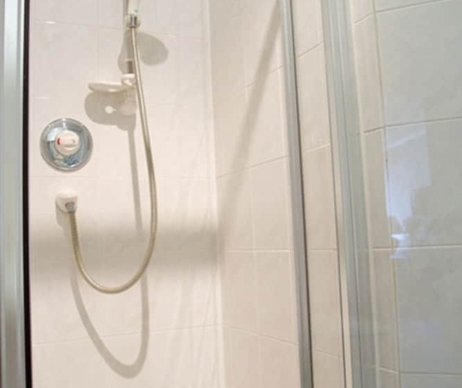 اتاق کلاسیک, The Royal