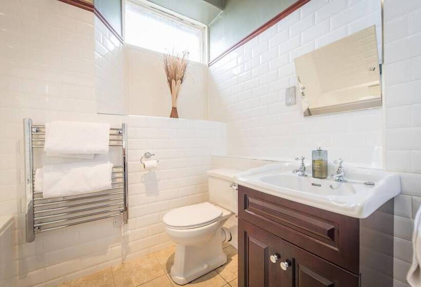 اتاق خانوادگی, The Royal