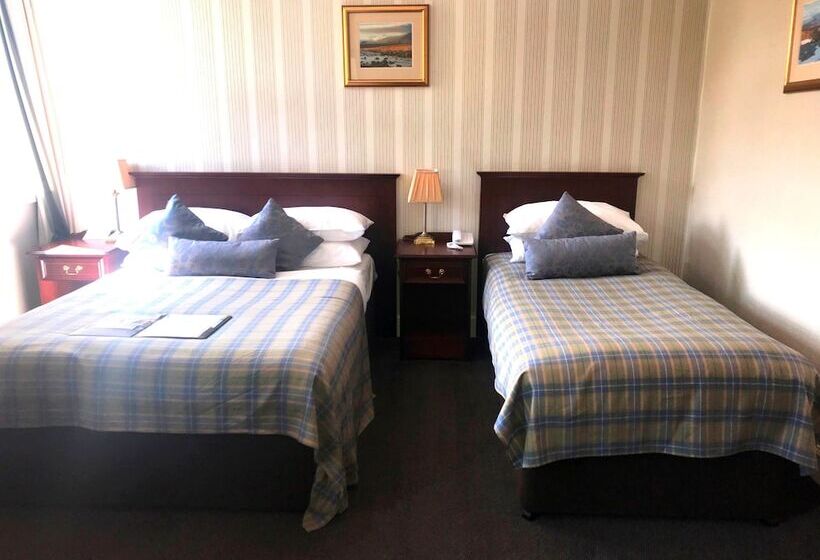 اتاق خانوادگی, The Royal