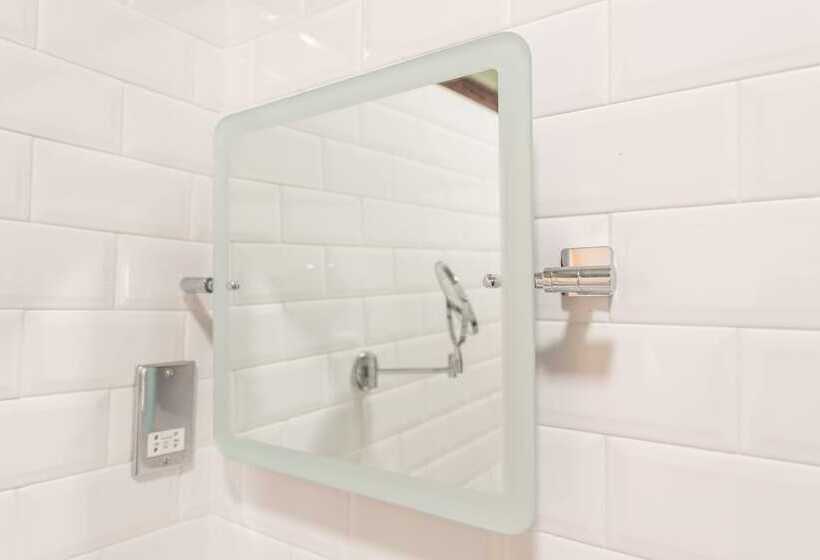 اتاق استاندارد, The Royal