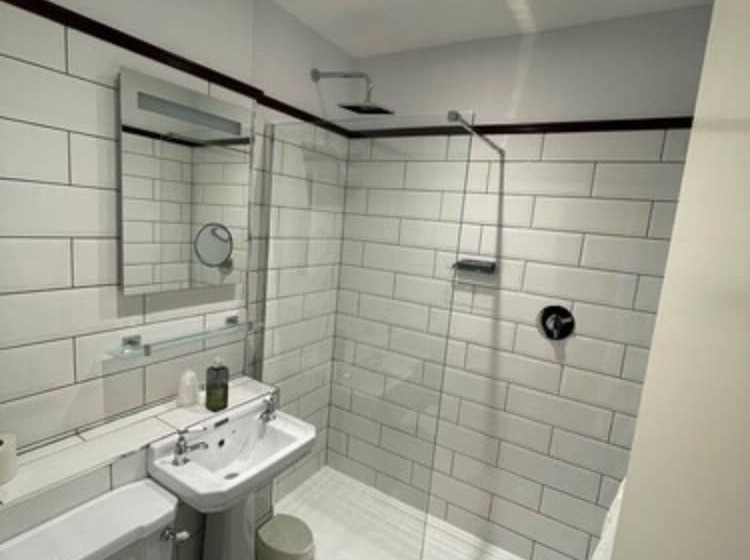 اتاق استاندارد, The Royal