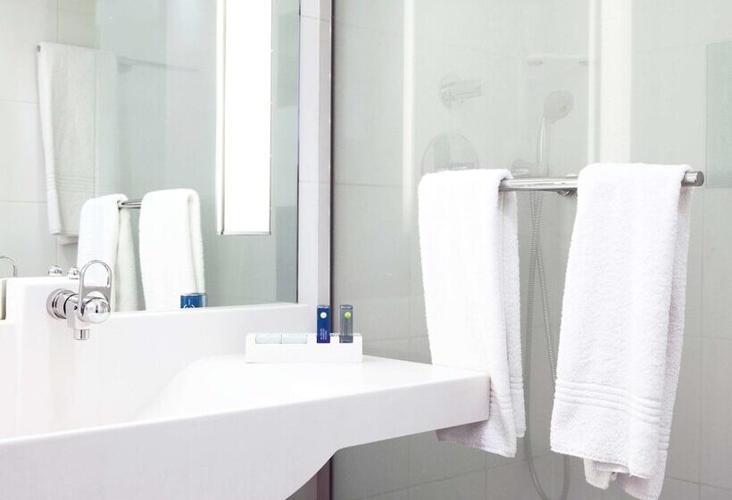 Номер Superior, Novotel Lausanne Bussigny