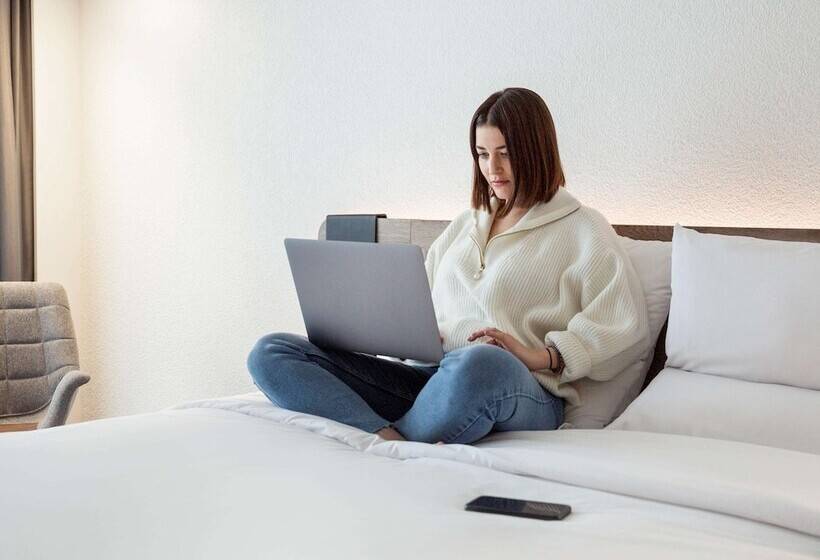Номер Superior, Novotel Lausanne Bussigny