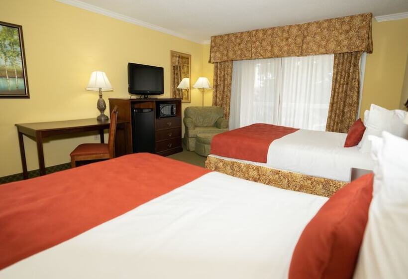 带2个双人床的标准工作室, Clarion Hotel & Suites Convention Center Fredericksburg