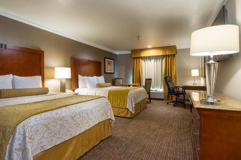 غرفة قياسية لذوى الاحتياجات الخاصة, Best Western Plus Newport Mesa Inn