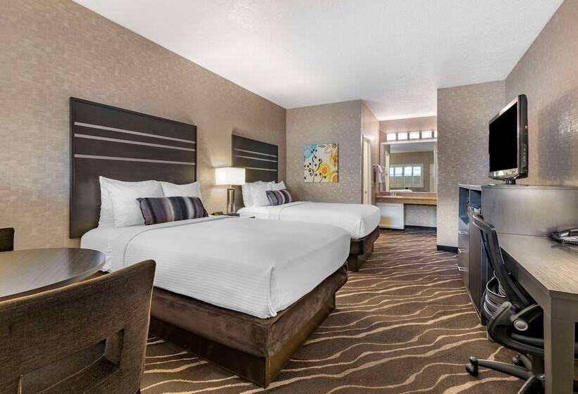 غرفه قياسيه سريرين مزدوجين, Best Western Plus Park Place Inn Mini Suites