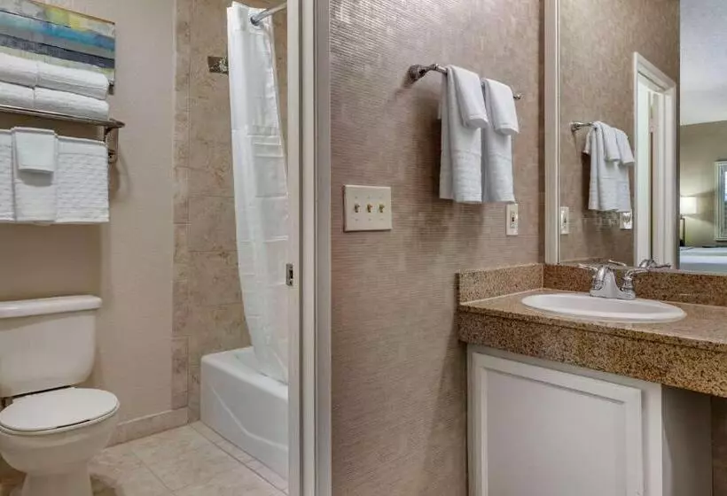 Standard-huone King-vuode, Best Western Plus Park Place Inn Mini Suites