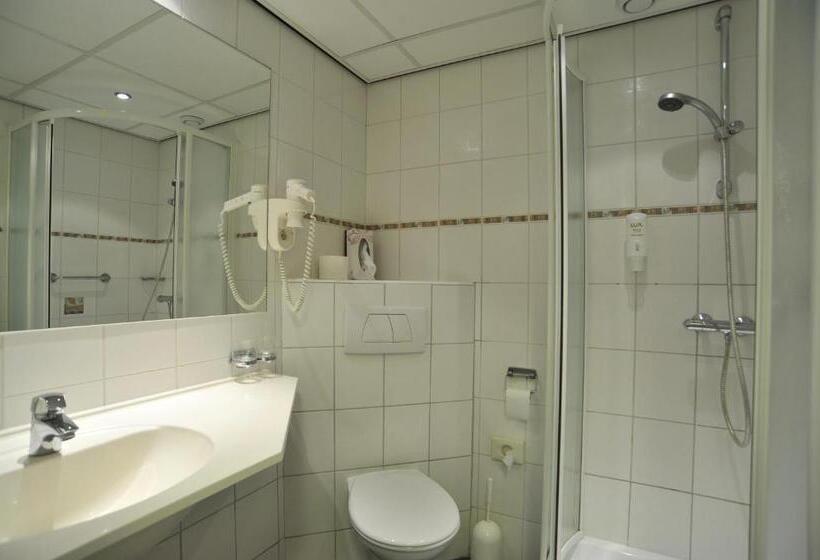 اتاق استاندارد چهار تخته, Brink