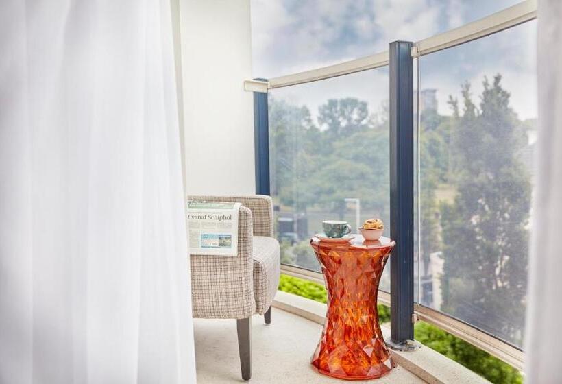 Номер Стандарт с Балконом, Carlton Square