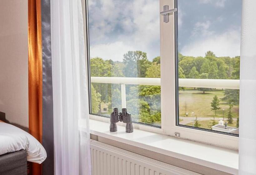 Номер Deluxe с Видом, Carlton Square