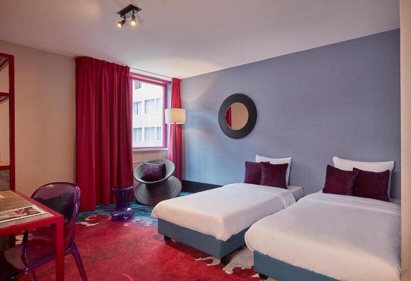 Номер Стандарт, Carlton Square