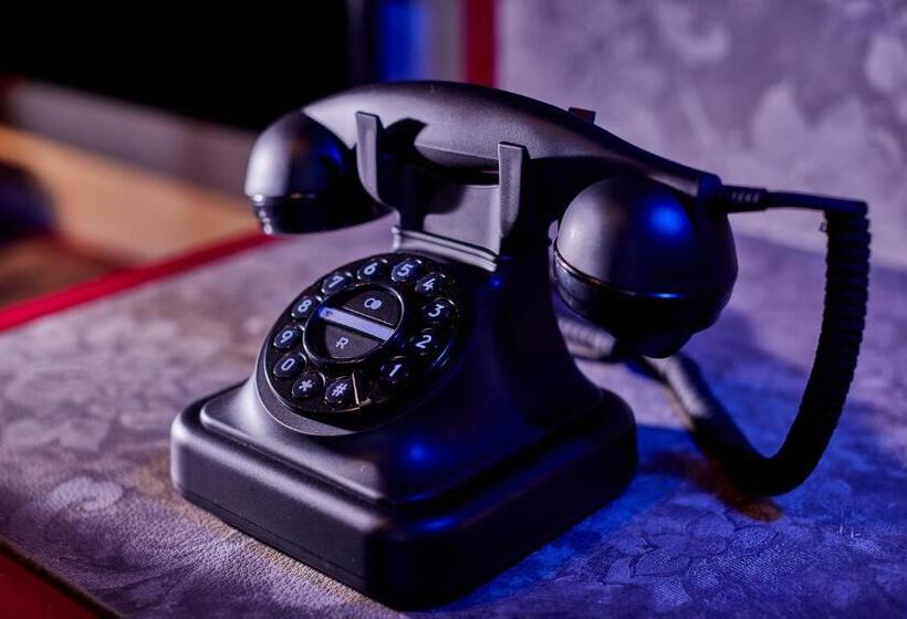 Номер Стандарт, Carlton Square