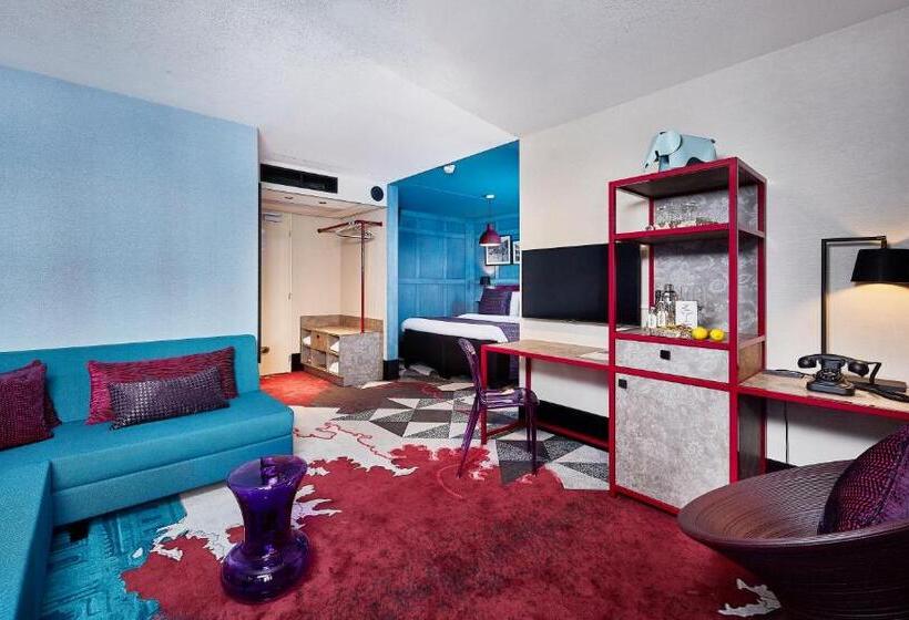 Номер Стандарт, Carlton Square