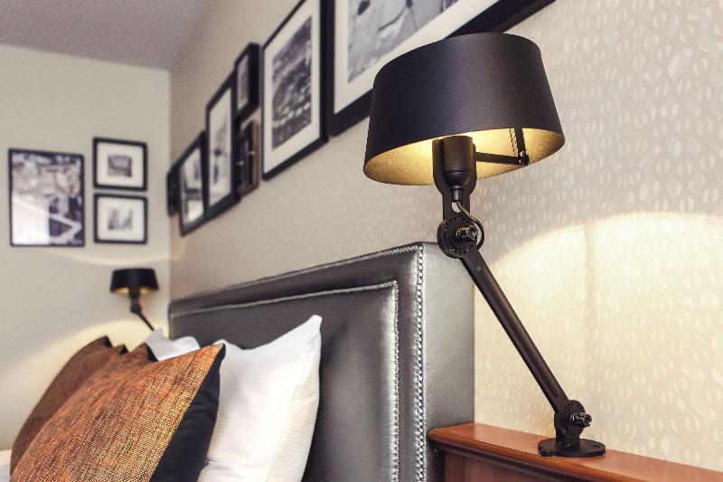 Номер Стандарт, Carlton Square