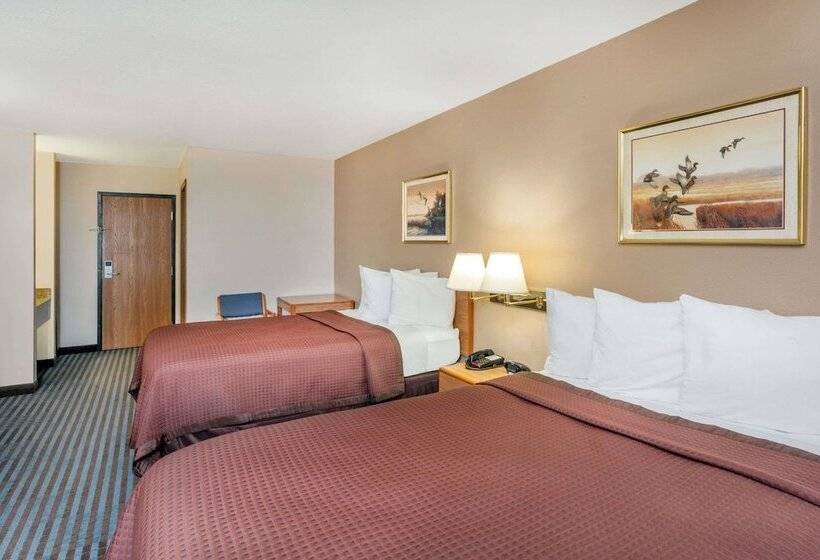 ２ダブルベッドのスタンダードルーム, Days Inn By Wyndham Charleston