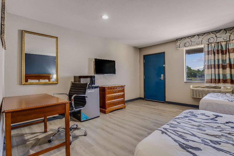 جناح لذوى الاحتياجات الخاصة, Econo Lodge Inn & Suites