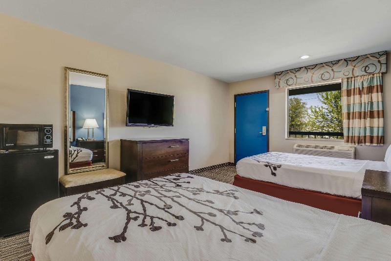 غرفة قياسية, Econo Lodge Inn & Suites