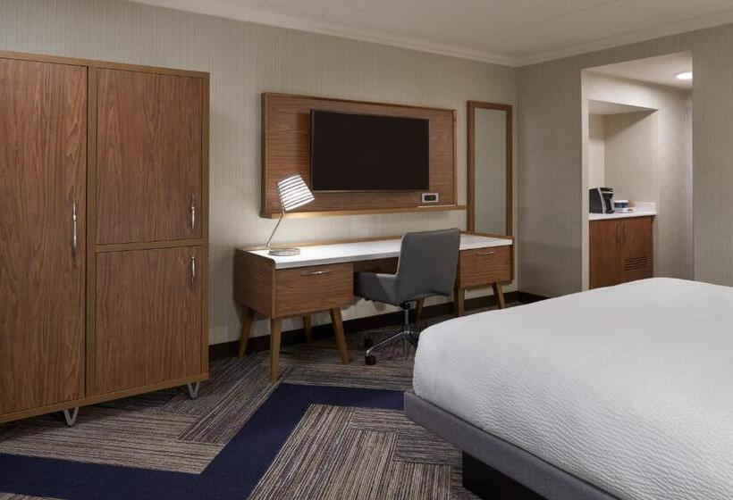 غرفة قياسية سرير كينج, Four Points By Sheraton Windsor Downtown