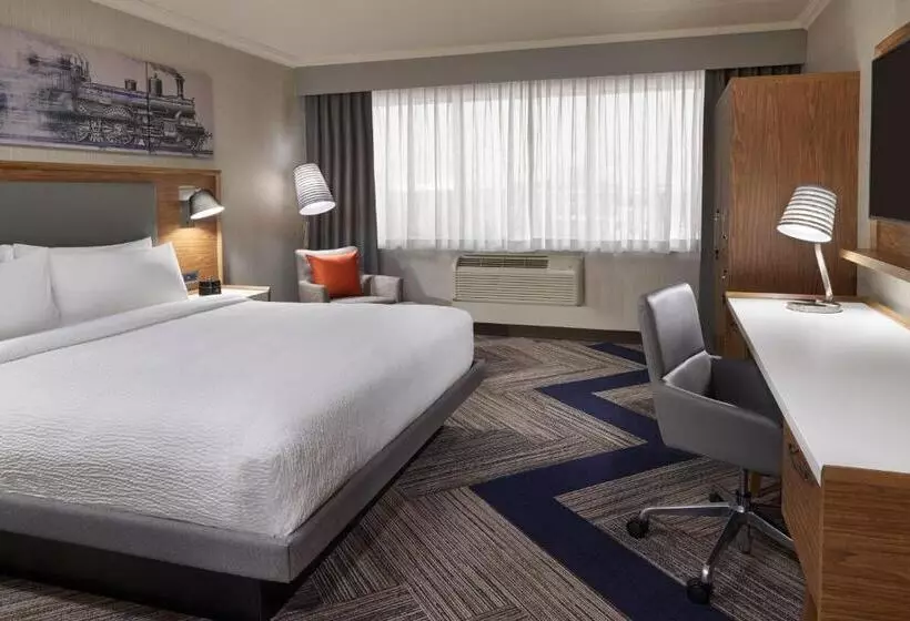 اتاق استاندارد با تخت بزرگ, Four Points By Sheraton Windsor Downtown