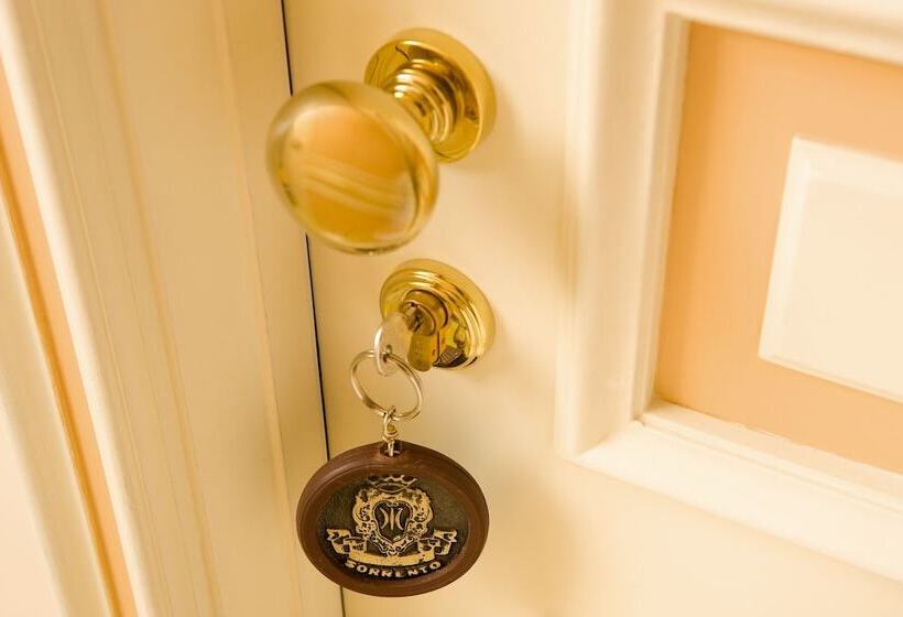 スタンダードルーム, Grand Hotel Capodimonte