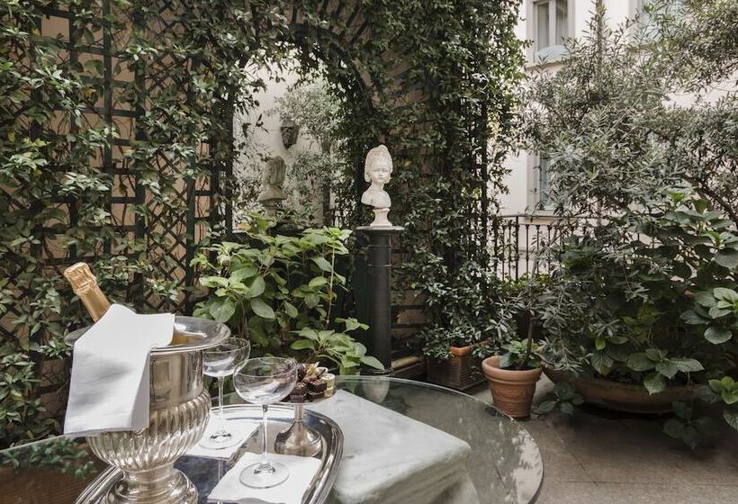 Suite with Terrace, Grand Hotel Et De Milan   The Leading Hotels Of The World