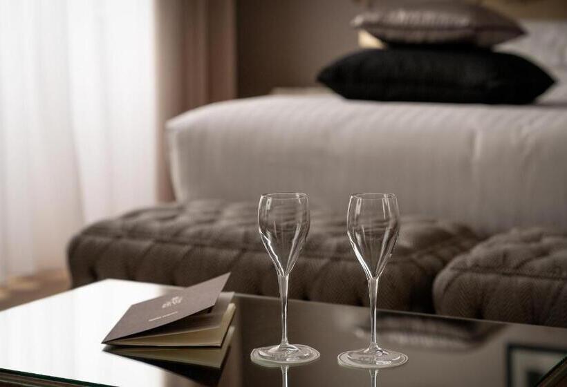 سوییت جونیور, Grand Hotel Et De Milan   The Leading Hotels Of The World
