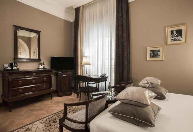 اتاق لوکس سه تخته, Grand Hotel Et De Milan   The Leading Hotels Of The World
